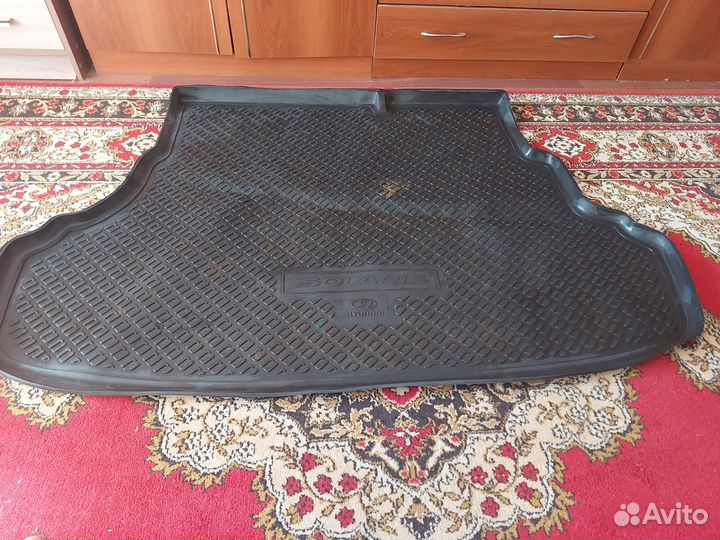 Продам коврик в багажник