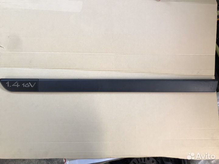 Молдинг передней левой двери Renault Megan 2