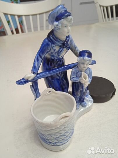 Статуэтка фарфор старая Европа