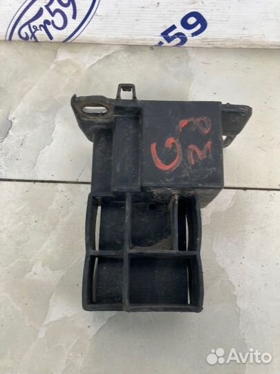 Кронштейн бампера передний левый Renault Captur J5