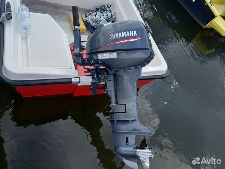 Моторная лодка Riverboat с мотором ямаха 9.9