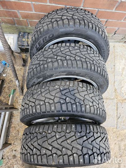 Pirelli Ice Zero 245/45 R19 102T