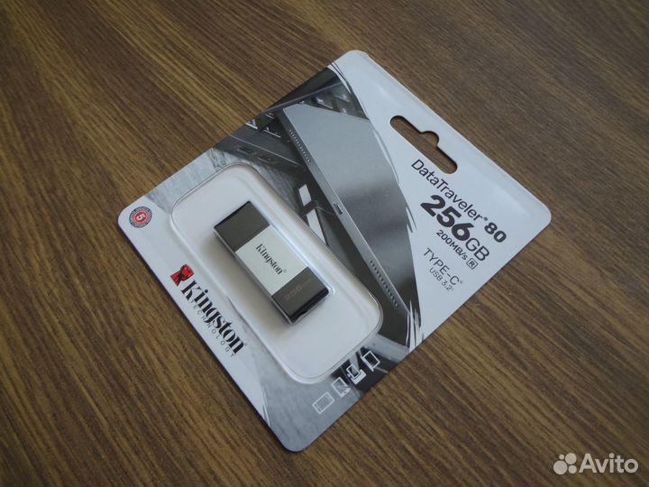 Флеш-накопитель Kingston DT80 256GB USB 3.0 Type-C