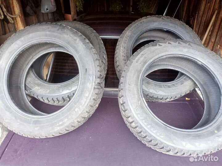 Bridgestone Blizzak Spike-01 225/60 R17