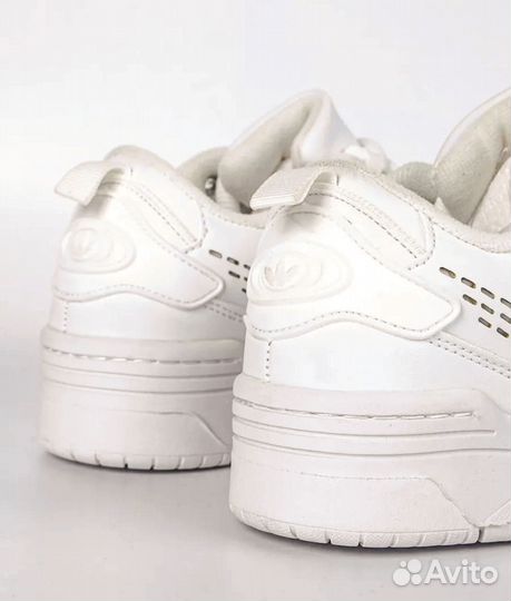 Кроссовки adidas