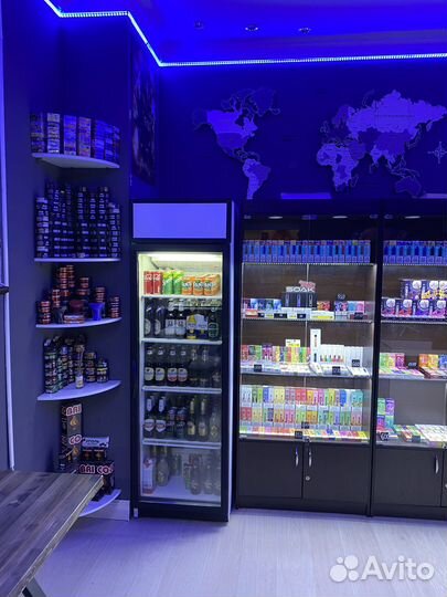 Продавец в табачный магазин