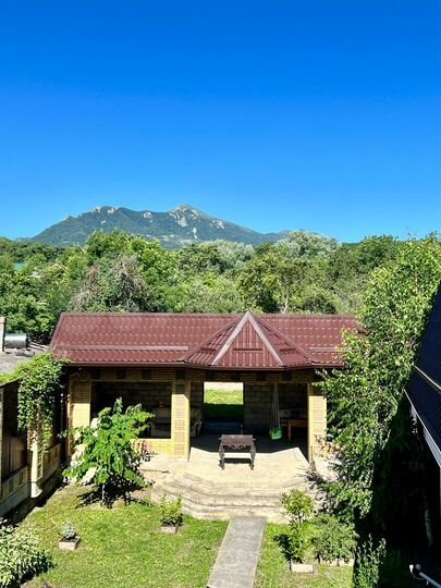 Дом 248 м² на участке 8 сот.