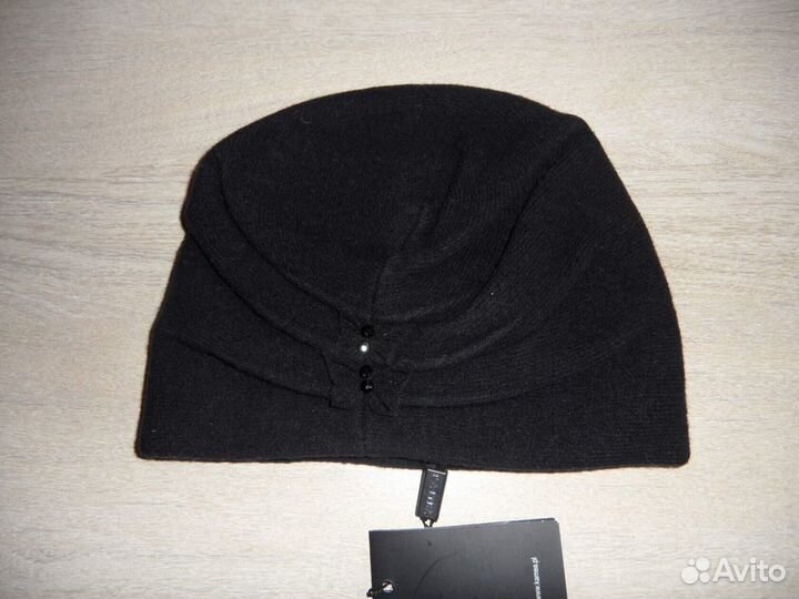 Новая зимняя шапка Kamea черная с бабочками