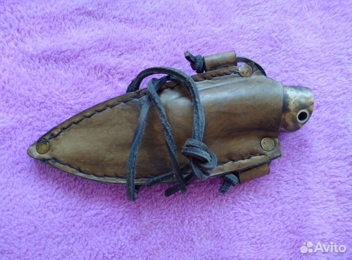 Нож шейный ручной работы с ножнами. Рукоять кап