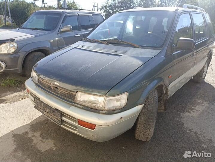 Рейлинг правый Mitsubishi Space Wagon 2