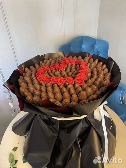 Клубника в шоколаде букет