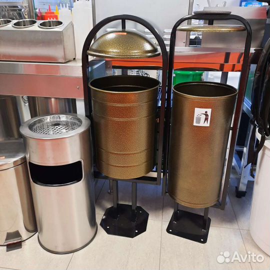 Уличные урны для мусора