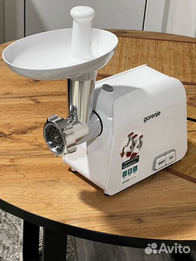 Новая электрическая Мясорубка Gorenje MG1602W