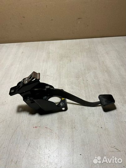 Педаль тормоза Daewoo Gentra 2 B15D2 2013