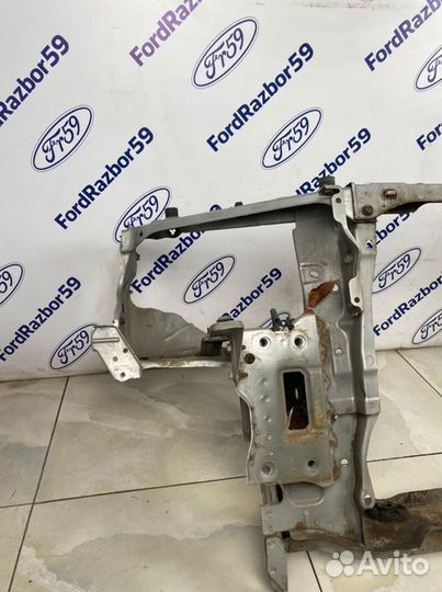 Панель передняя (телевизор) Toyota Avensis T250