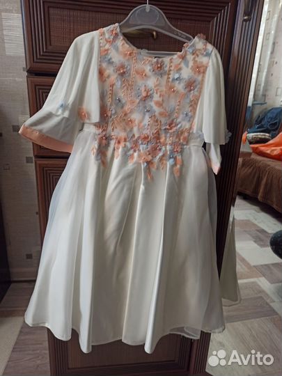 Нарядное платье для девочки