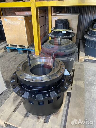 Редуктор хода Hitachi ZX125US-E 9181123