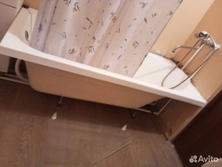 Водонагреватель и ванна