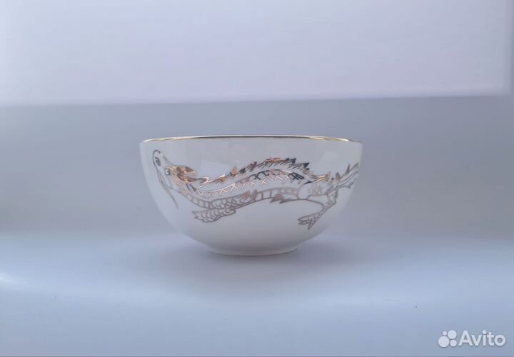 Салатник фарфоровый 14 см, новый