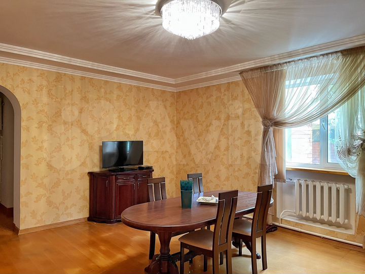 Дом 205 м² на участке 4,1 сот.