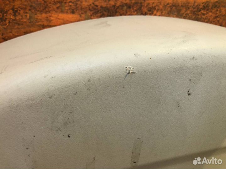 Обшивка двери багажника Mitsubishi Pajero 4