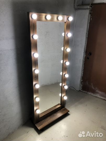 Зеркало с подсветкой в полный рост