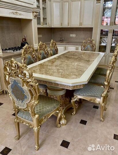 Кухонный стол и стулья комплект