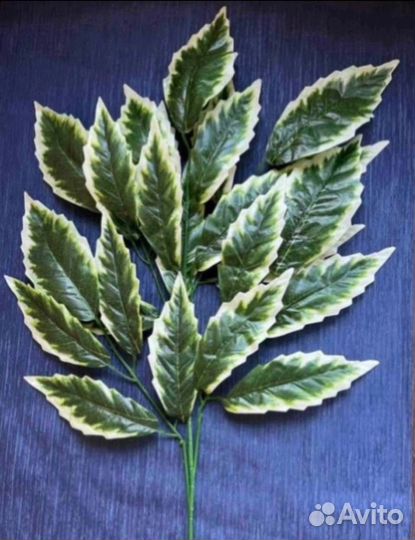 Ветка зелени искусственная