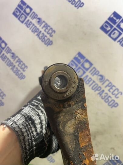 Рычаг подвески передний правый Kia Rio 3 седан 1.6