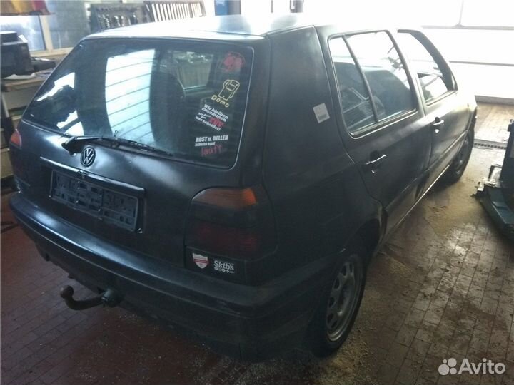 Разбор на запчасти Volkswagen Golf 3