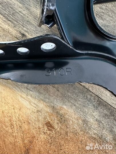 Петли капота Toyota Rav-4 50 кузов