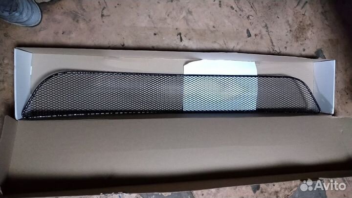 Решетка для радиатора L200