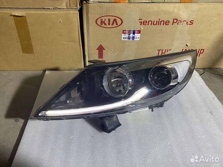 Фара ксенон левая правая KIA Sportsge 3 LED