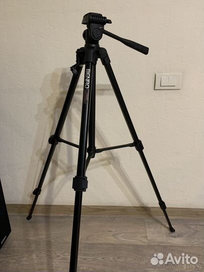 Штатив для фотоаппарата профессиональный