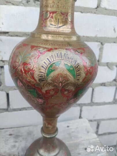 Бронзовая ваза