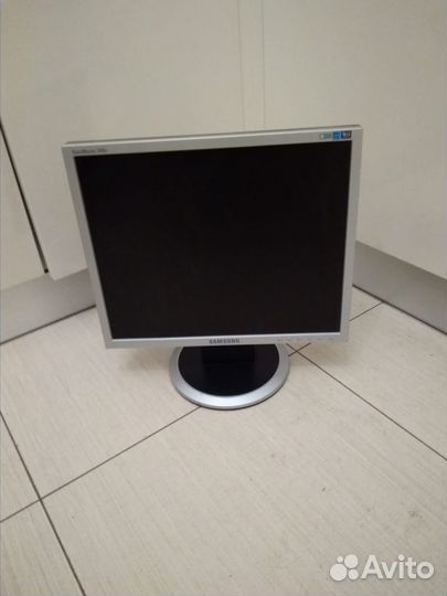 Монитор Samsung 17