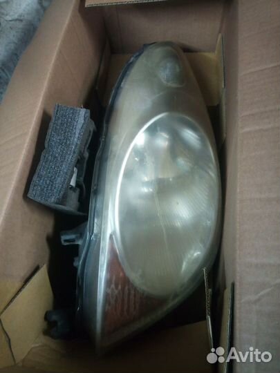 Фары передние Nissan Note левая и правая