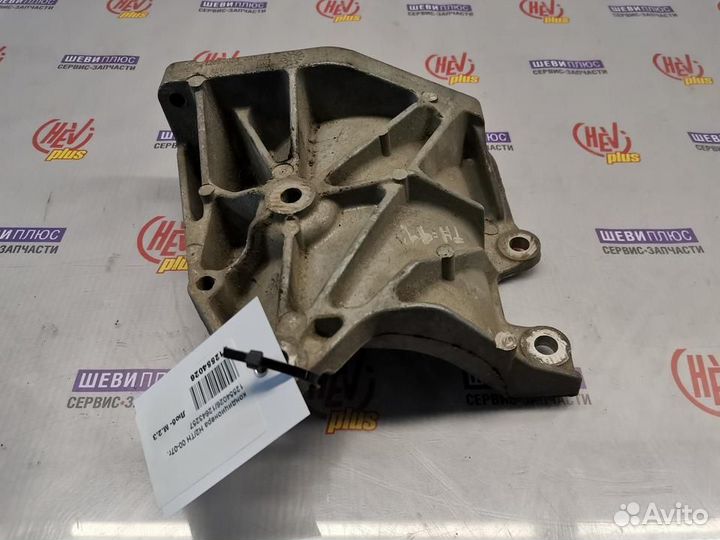 Кронштейн компрессора Cadillac Escalade