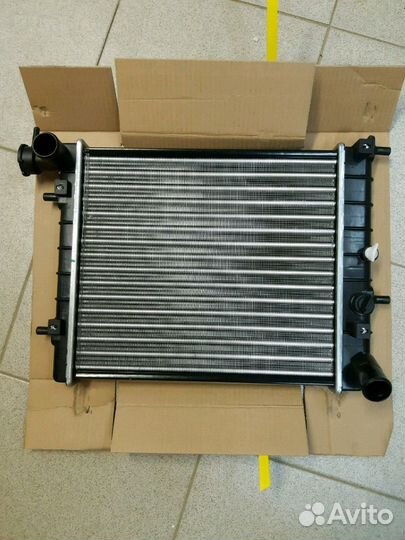 Радиатор охлаждения Hyundai Accent