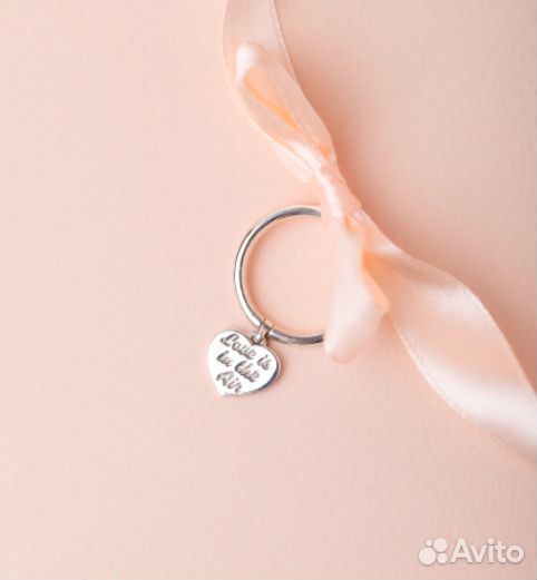 Серебряное кольцо Love is in the air (avgst)