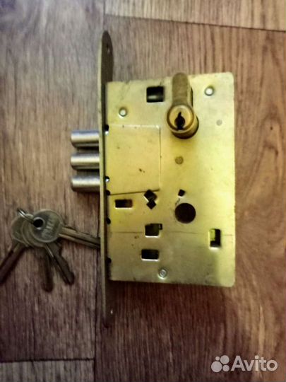 Замок новый