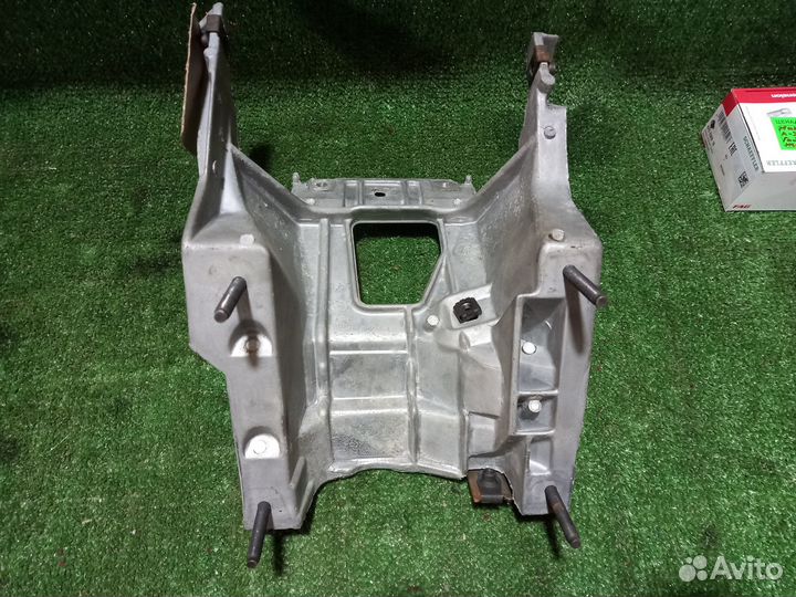 Крепление рулевой колонки Ford Taurus 1 пок