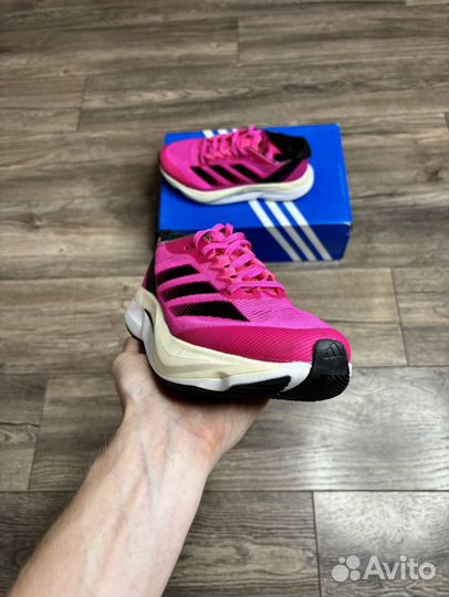 Беговые кроссовки adidas