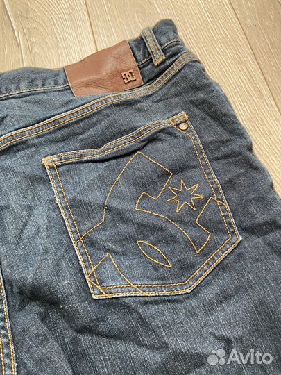 Широкие шорты реп dc