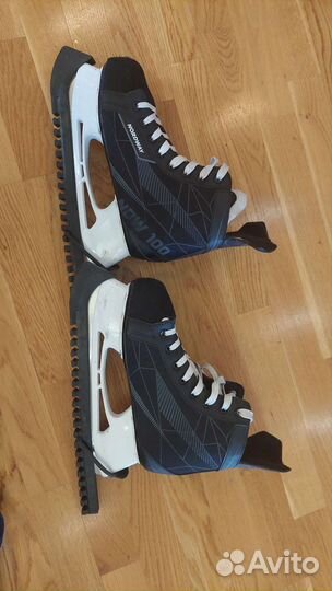 Коньки хоккейные