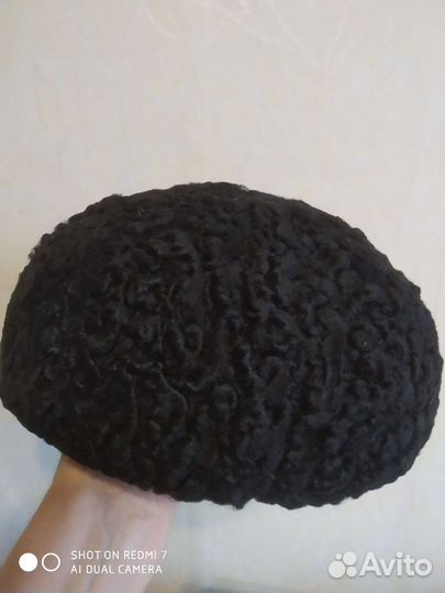 Берет новый из каракуля