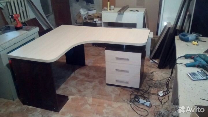 Столы для дома и офисов