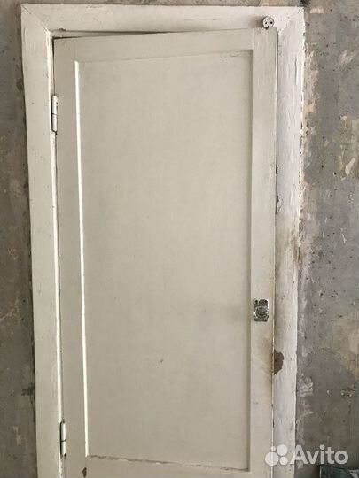 Отдам две двери межкомнатные