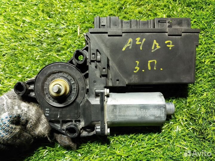 Моторчик стеклоподъемника Audi A4 (B7) III