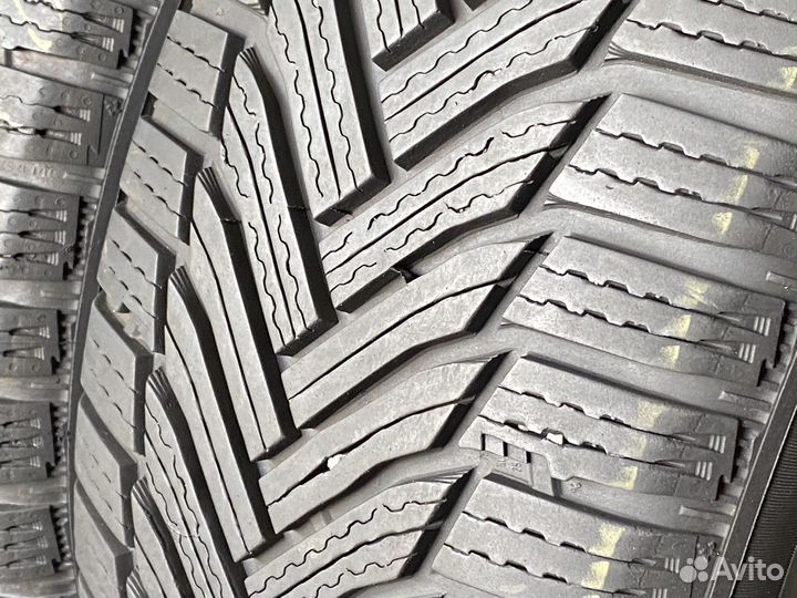 Michelin Alpin 6 215/65 R16